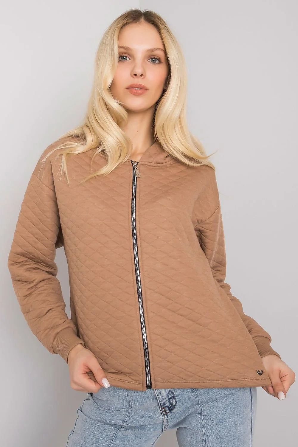 Sweatshirt femme coton matelassé gris clair zippé confort mode 2023 casual chic décontracté moderne