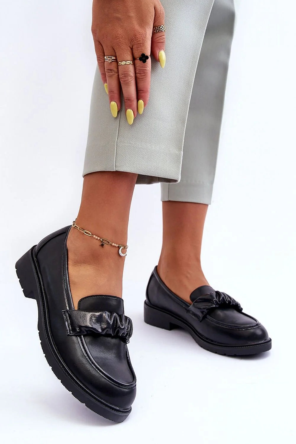 Chaussures basses pour femme en cuir artificiel noir élégantes style moderne rabat décoratif semelle épaisse confortable
