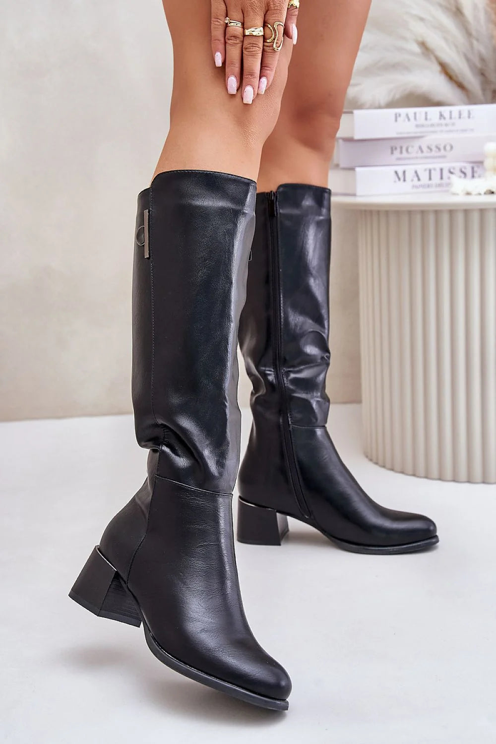 Bottes montantes à talon carré élégantes en cuir artificiel noir longueur genou fermure éclair femmes