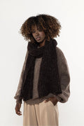 châle mohair chèvre laine tissé Pologne long chaud oversize maille épaisse côtelée duveteux marron chocolat enroulable drapé cosy contemporain