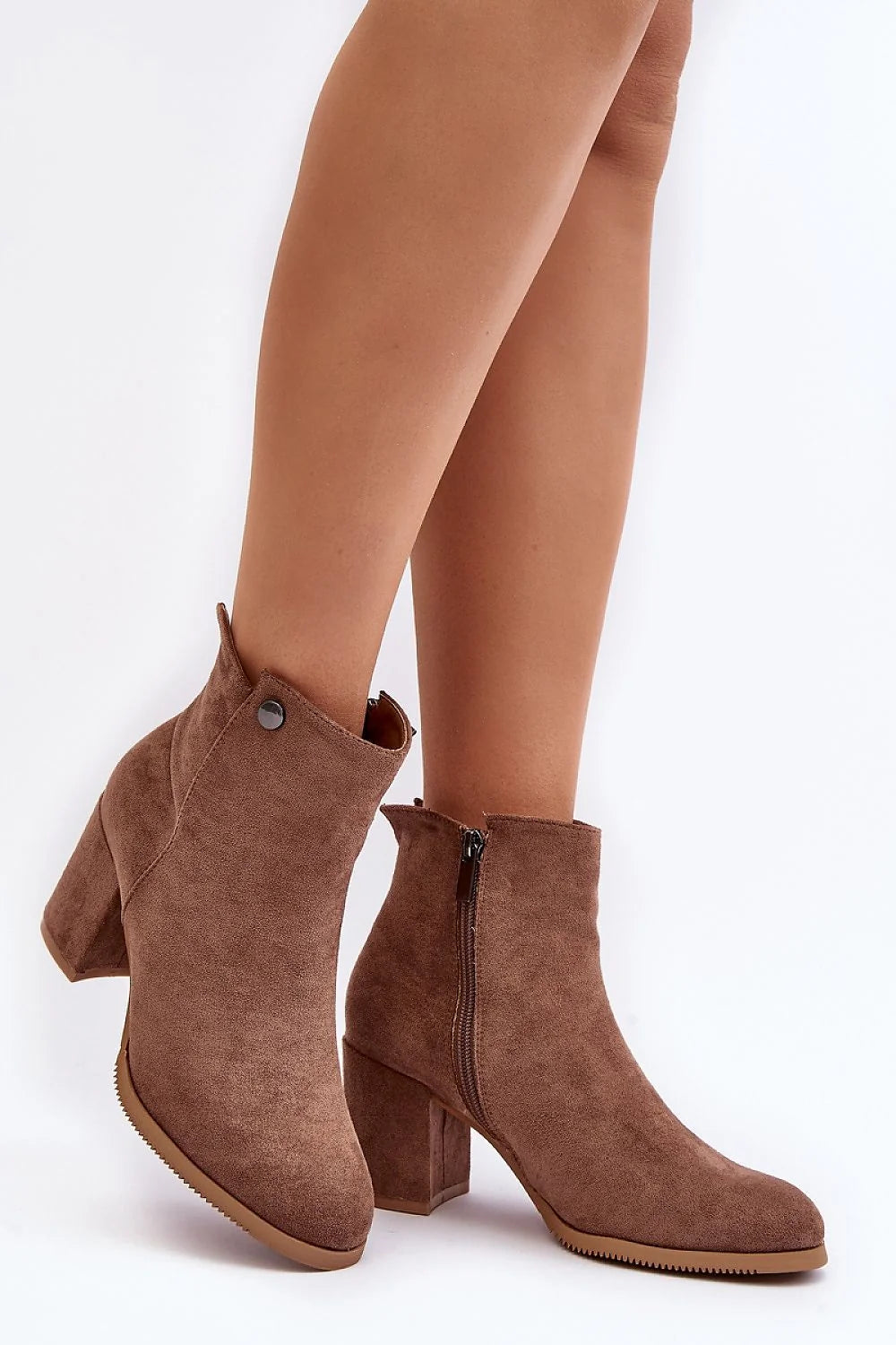 Bottines femmes style chelsea talon carré suédine marron confortable écolo cuir doublure intérieure talon renforcé