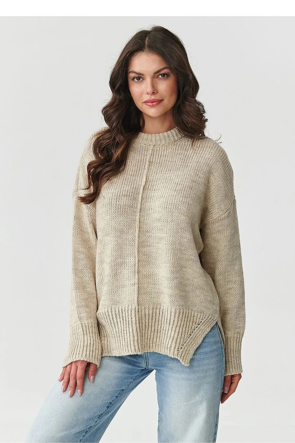 pull femme oversize maille tricotée beige chiné col rond manches longues emmanchures tombantes coupe décontractée côtes larges poignets bas ourlet