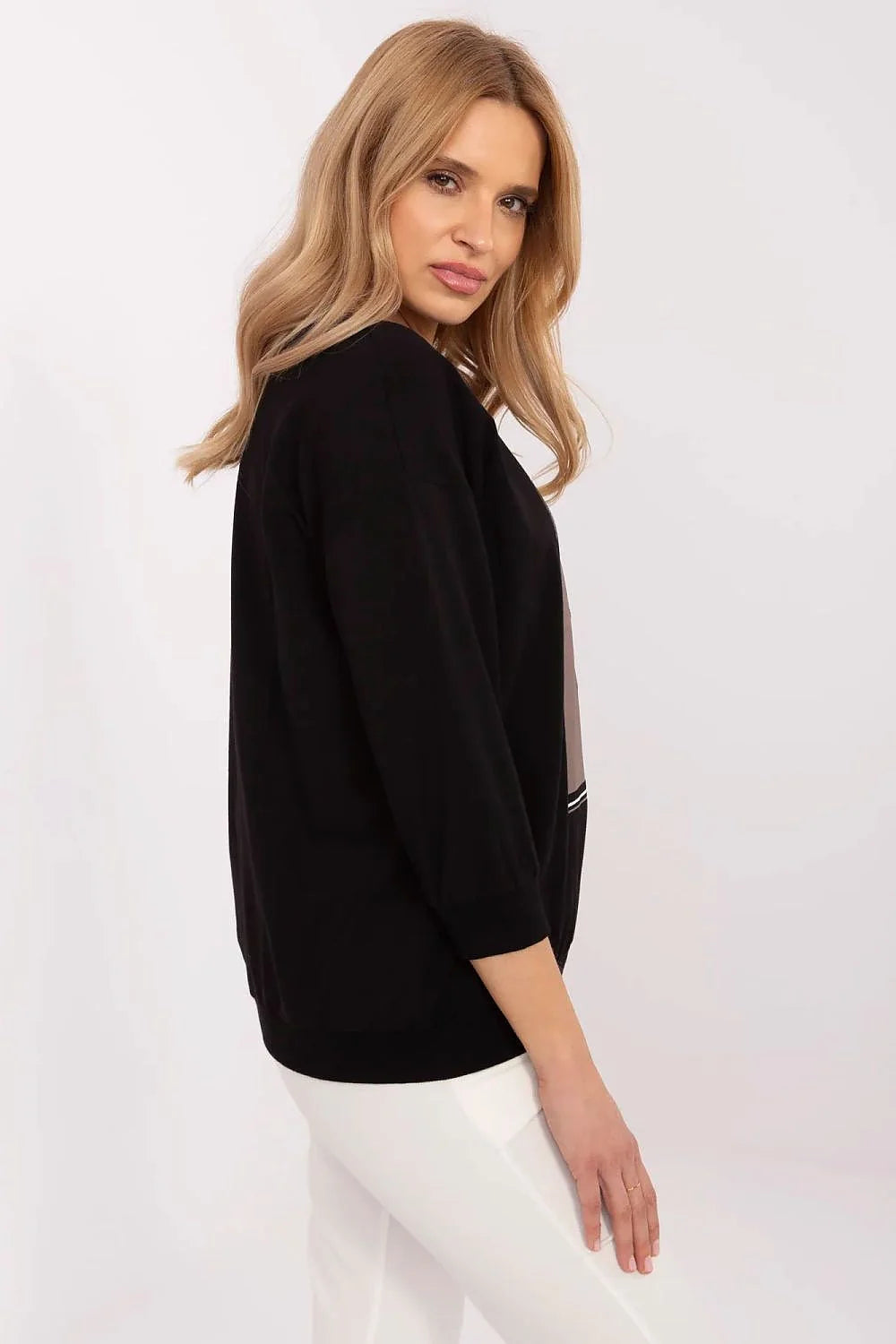 Chemisier modern chic pour femme, coton élasthanne noir, motif floral graphique, manches 3/4, col rond, coupe décontractée, occasion quotidienne et décontractée