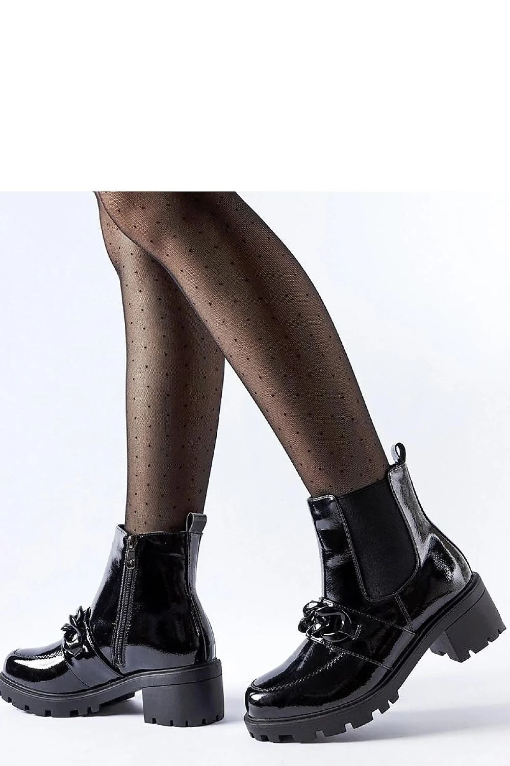 Bottes élégantes en cuir verni noir avec chaîne métallique, zip latéral et semelle caoutchouc, hauteur talon 5,5 cm, collection automne/hiver, bottines modernes pour femme