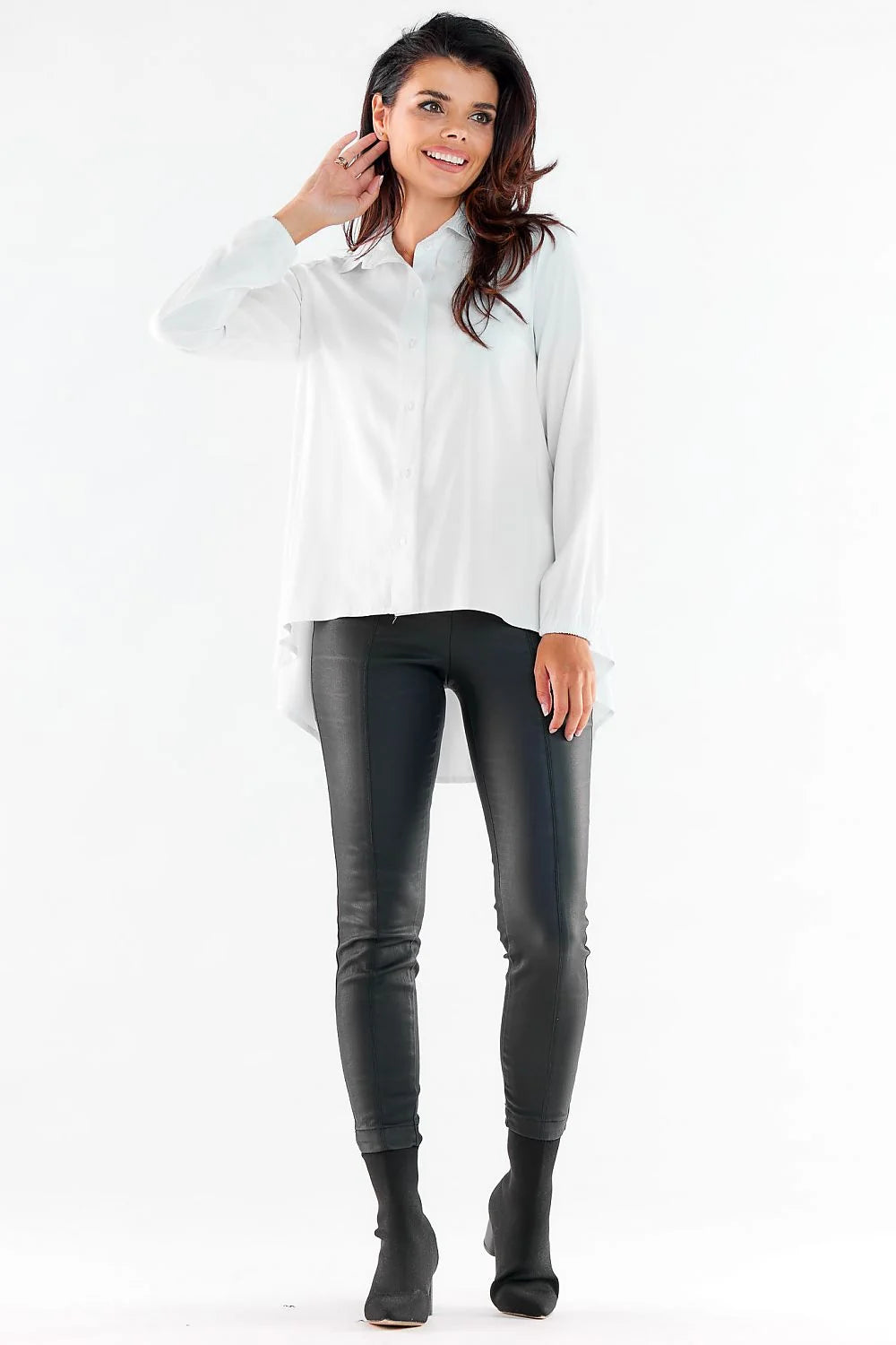 Chemise élégante pour femme longues manches design asymétrique dos allongé style moderne blanc coupe ample