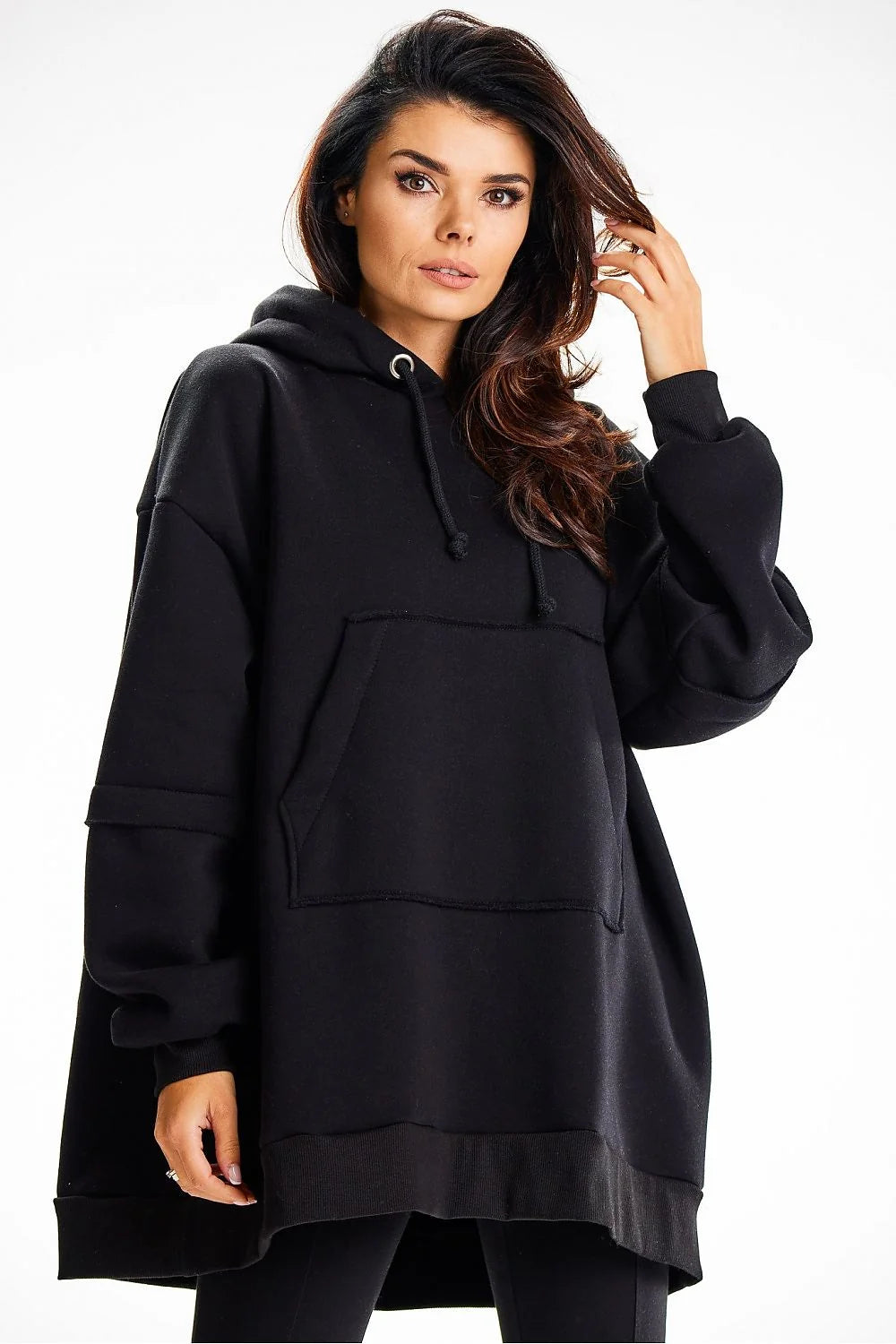 Sweatshirt Oversized Femme en Coton Noir Style Urbain Élégant et Confortable Capuche Poche Profonde Coupe Relâchée Épaules Tombantes Manches Longues Hiver Été