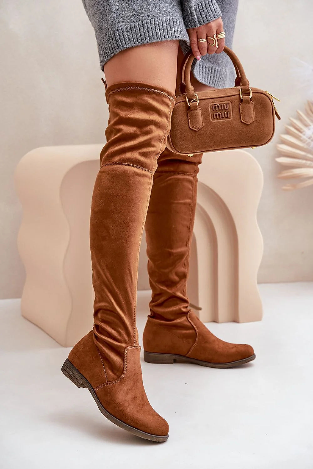 Bottes cuissardes daim écologique style élégant confort automne hiver femmes tendances mode chic casual