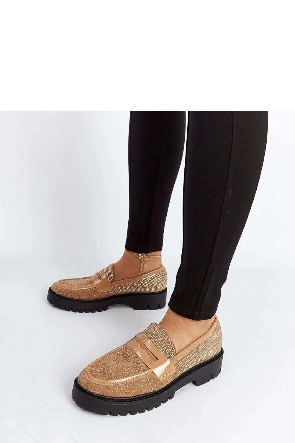 mocassins plateforme Solea cuir synthétique brillant doré beige élégants femmes semelle épaisse crantée noire confortables durables raffinés intemporels sophistiqués polyvalents