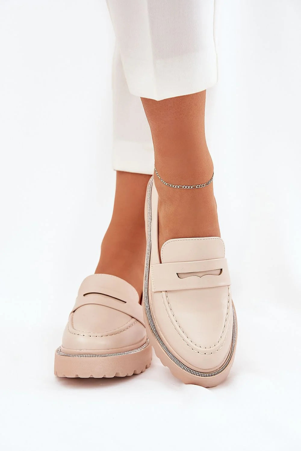 Mocassins pour femmes élégance et confort design classique cuir écologique beige métallique talon 4cm tige 6cm occasion quotidienne