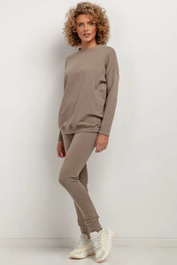 Pantalon survêtement Tessita beige taupe femme coupe slim top relâché matière douce coton polyester élastique