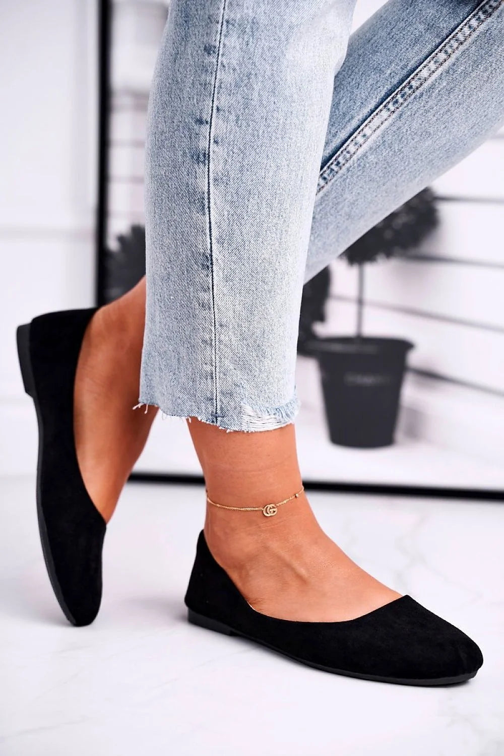 Ballerines pour femmes style classique noir suède éco-friendly confortables ajustement parfait talon plat 1 cm