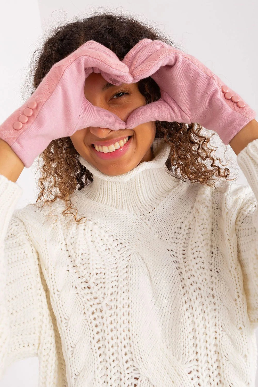 Gants élégants pour femme en tissu rose pastel à motif losange, coton 60%, élasthanne 5%, polyester 35%, boutons décoratifs, style classique et moderne, occasion habillée ou quotidienne, index fleuri brodé, confort et élégance