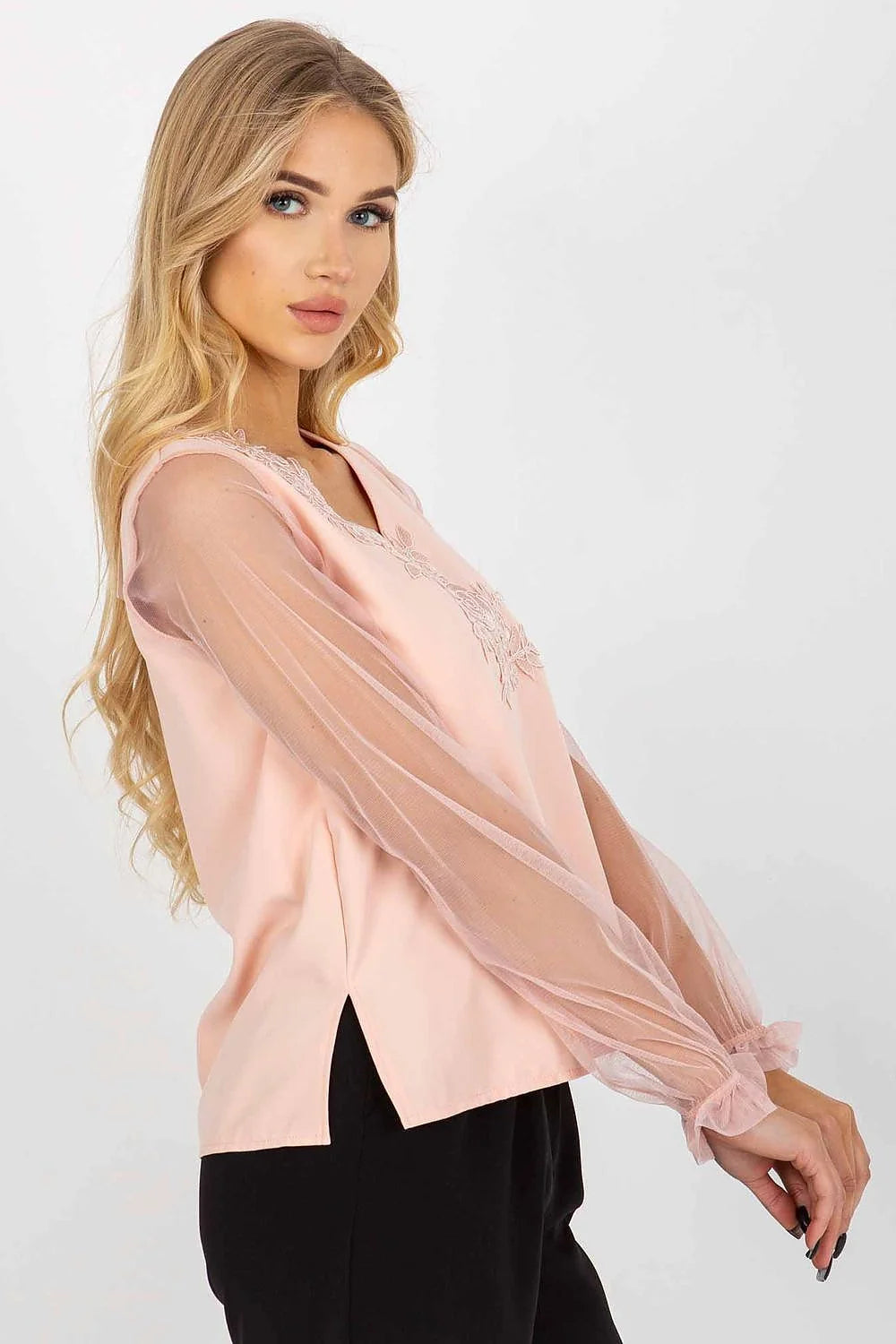 Chemisier Lakerta femme élégant romantique dentelle broderie florale tulle transparent manches bouffantes poignets volants col V coupe droite fluide beige