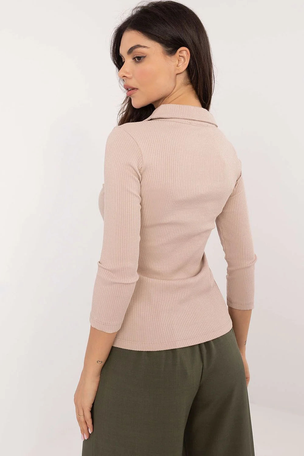 chemisier femme Relevance côtelé coton élasthanne stretch beige nude troisquarts slim ajusté polo col boutonsdorés écussondoré confortable respirant élégant