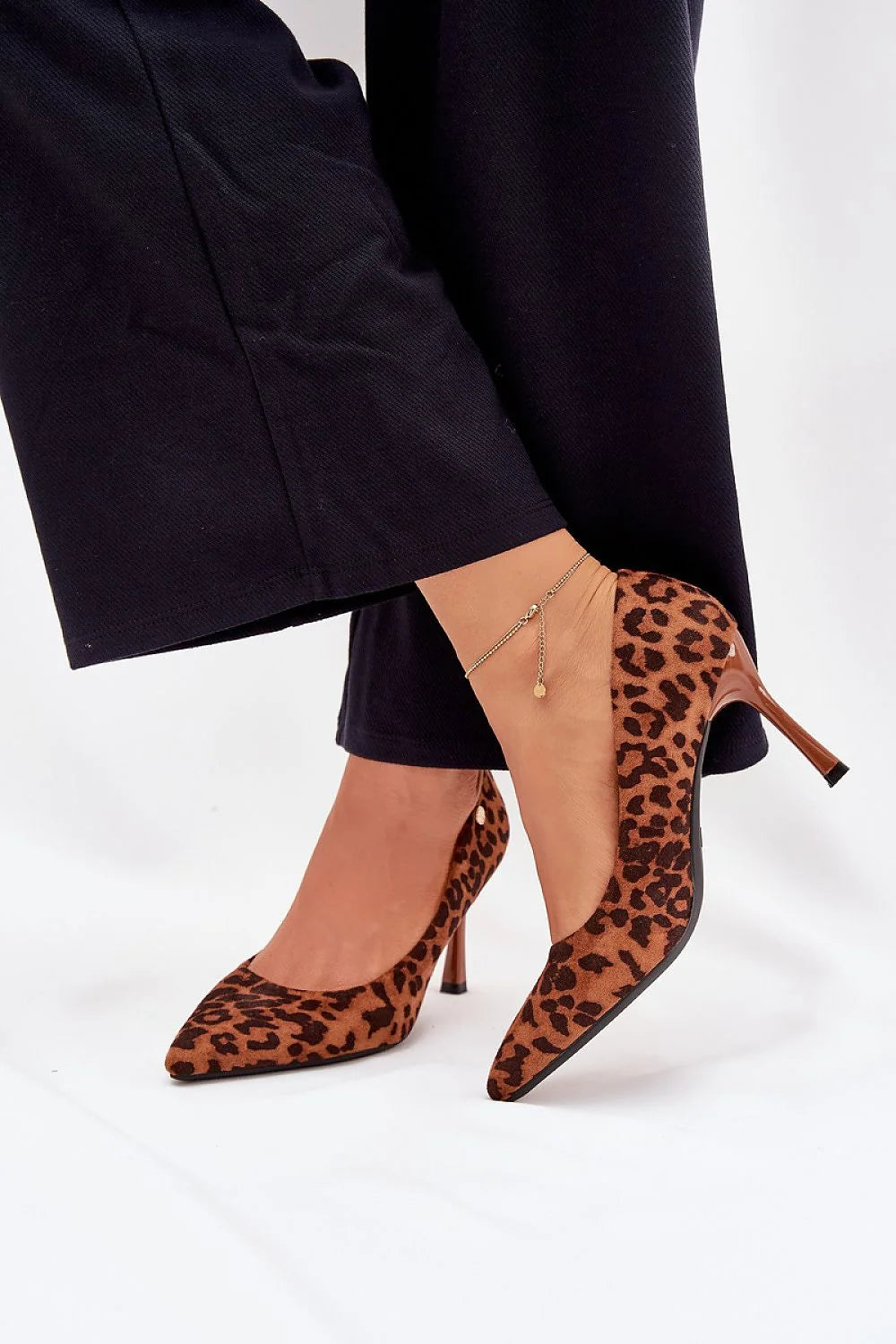 Vinceza escarpins suédine écologique imprimé léopard marron pointu talon aiguille élancée semelle cuir chic soirée confort