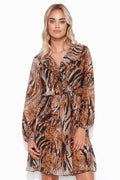 Robe de jour Makadamia robe longue manches longues en mousseline de soie imprimé animalier col V encoignure cœur femmes