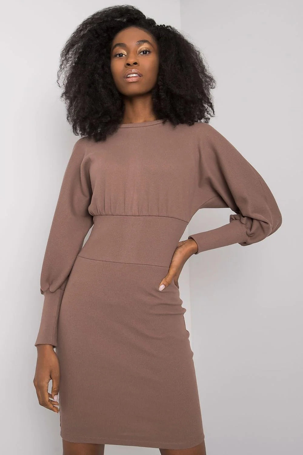 robe ajustée femme manches ballon longues poignets resserrés col rond mini genou rouge vif côtelée extensible coton élasthanne Rue Paris