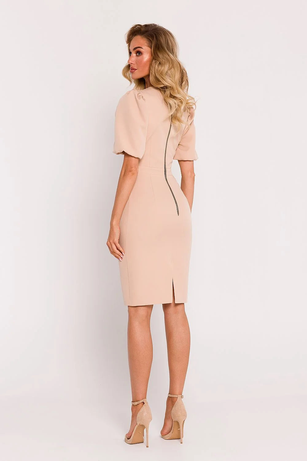 Robe de jour élégante fourreau décolleté en V manches mi-longues couleurs nude beige matériaux de qualité style moderne femme
