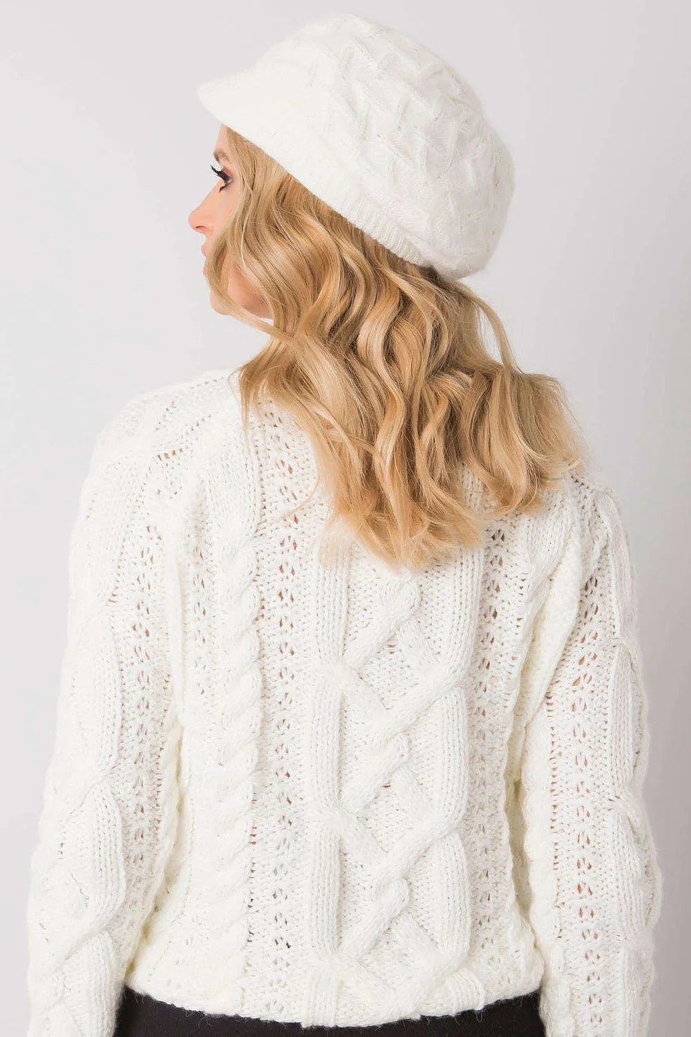 Ensemble pull et béret femme en laine blanche torsadée, chic décontracté pour hiver chaleureux