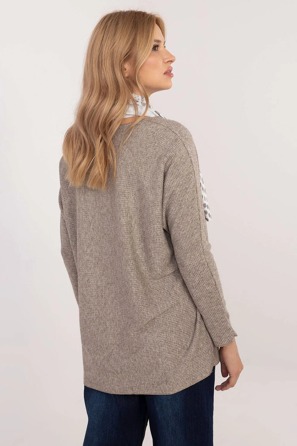 chandail féminin encolure V côtelé manches longues écharpe pois assortie viscose élasthanne doux ajusté silhouette coupe droite évasée ourlet arrondi
