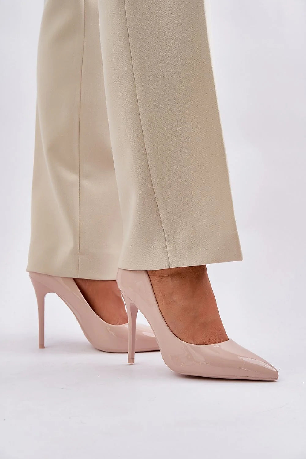 Talons hauts élégants pour femmes, coupe pointue simili cuir verni 11 cm, pantalon beige classe, ensemble chic soirée réunion affaires