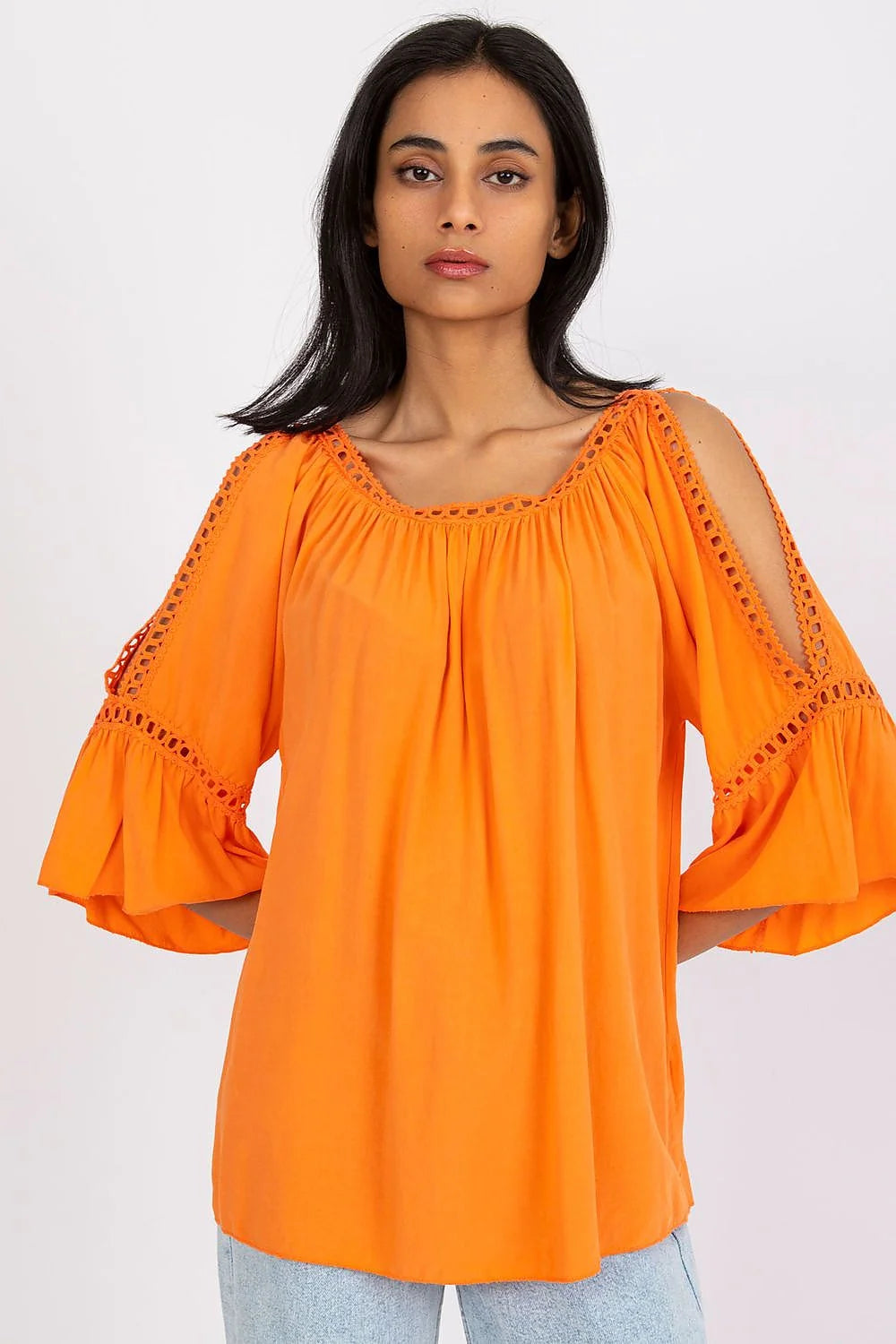 chemisier Och Bella orange vif viscose léger respirant ample fluide encolure arrondie fronces manches troisquarts coldshoulder évasées dentelle ajourée bohème