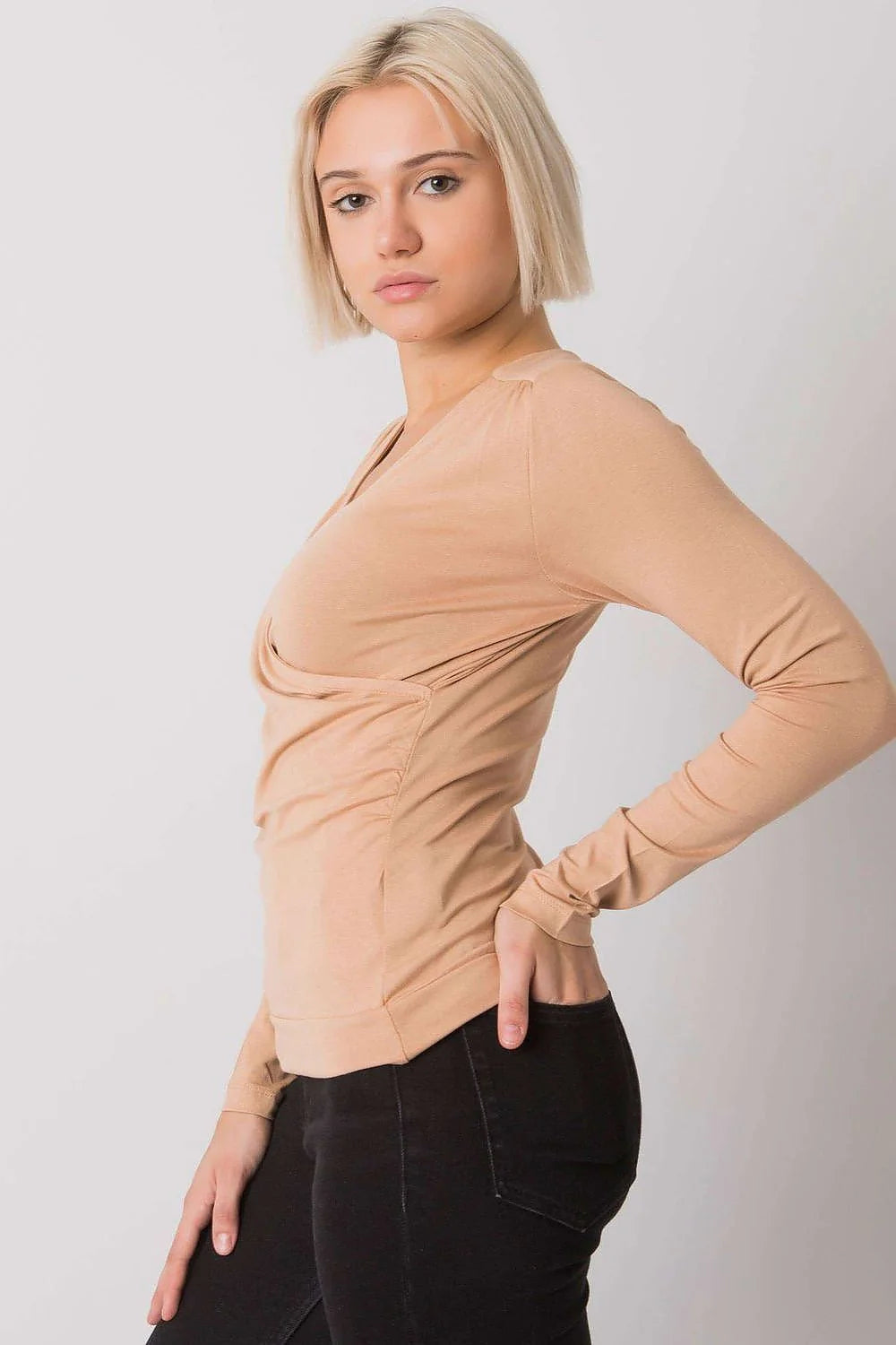 Chemisier femme coton beige élégant manches longues col V croisé ajusté décontracté chic polyvalent