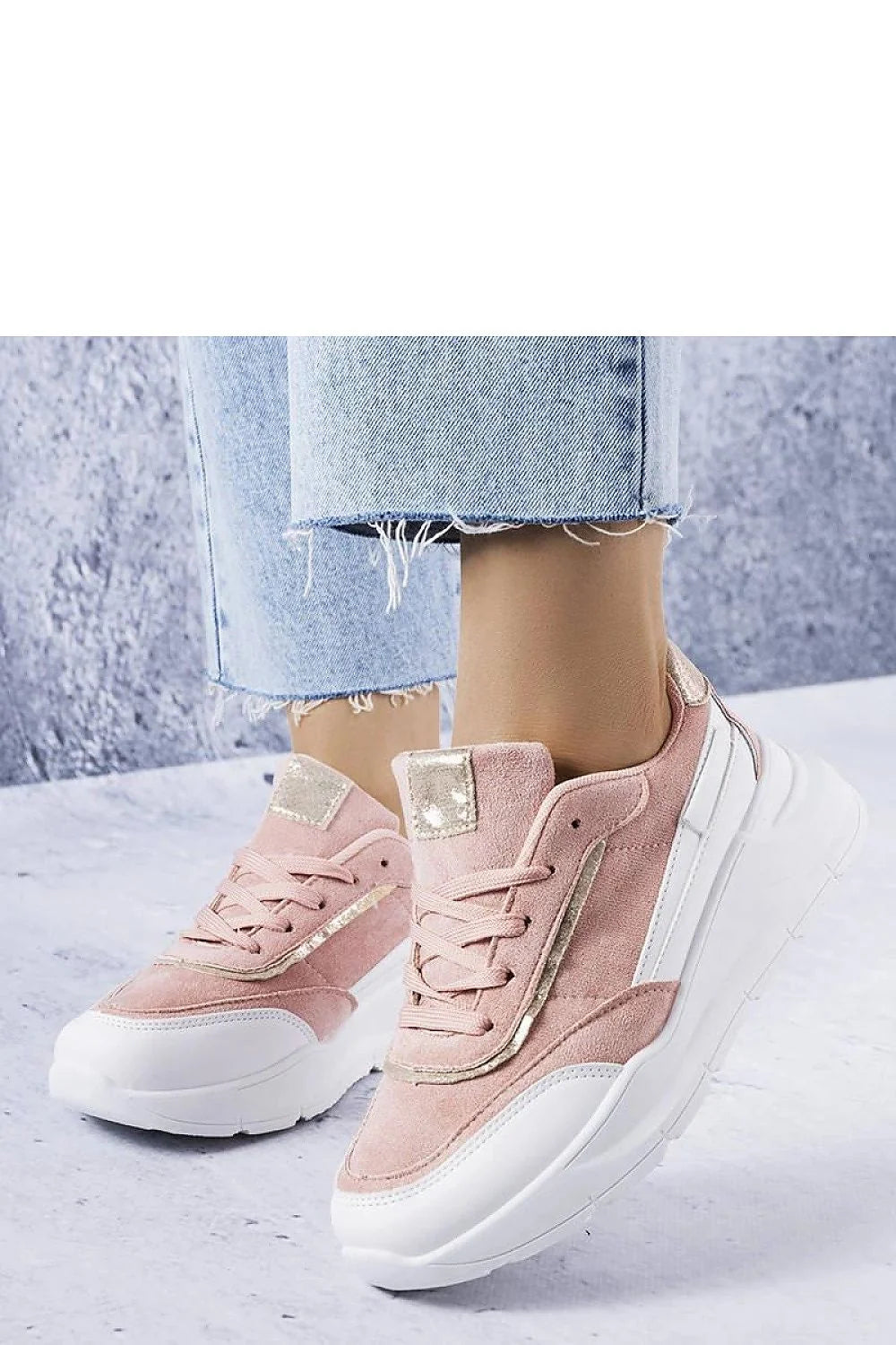 Baskets femmes design moderne couleur rose pâle daim cuir style urbain chunky sneakers semelle épaisse lacets assortis