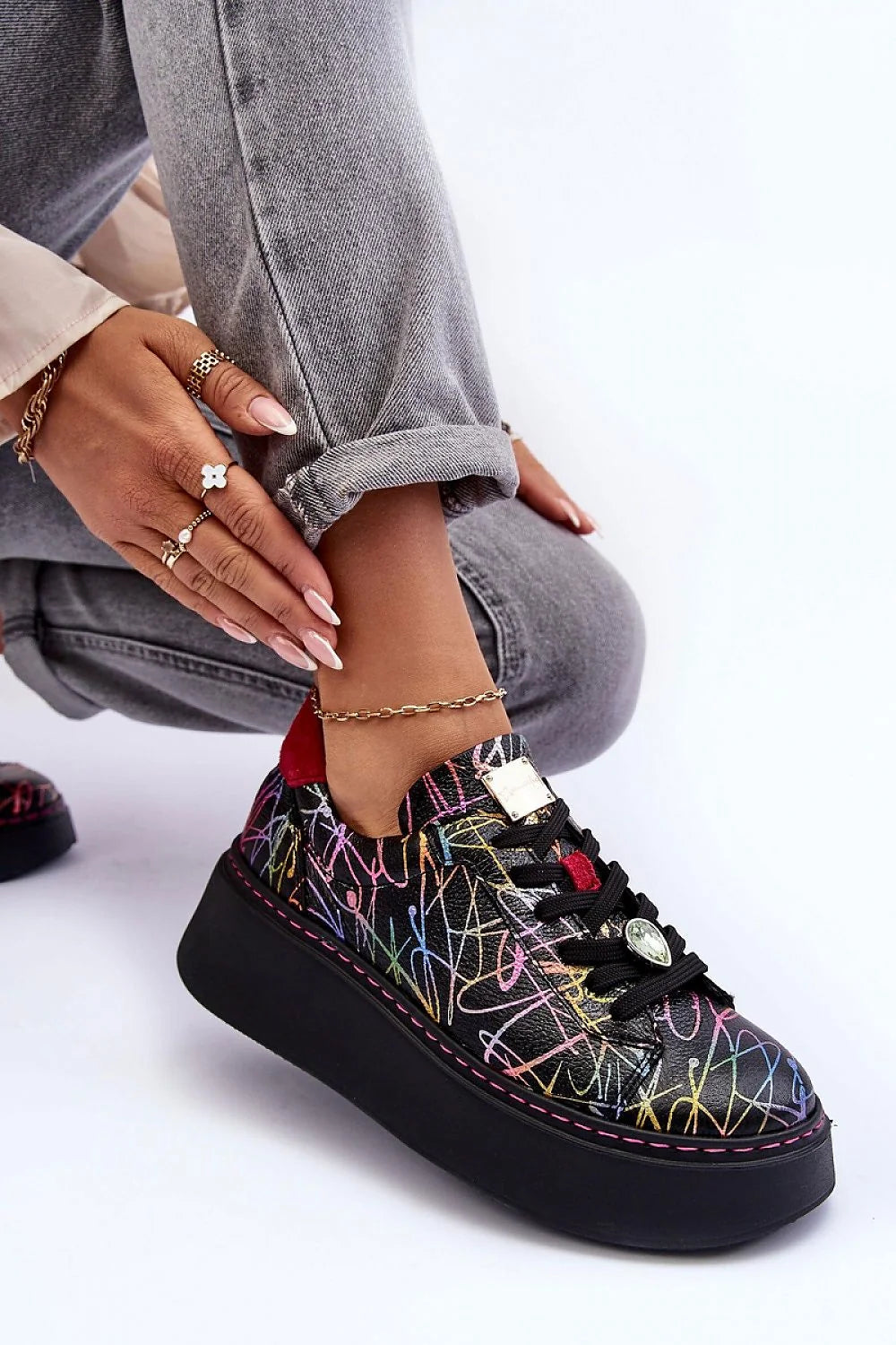 Chaussures de sport femmes design audacieux mode urbaine multicolore motif graffiti simili cuir lisse noire talon renforcé plateforme 2 cm