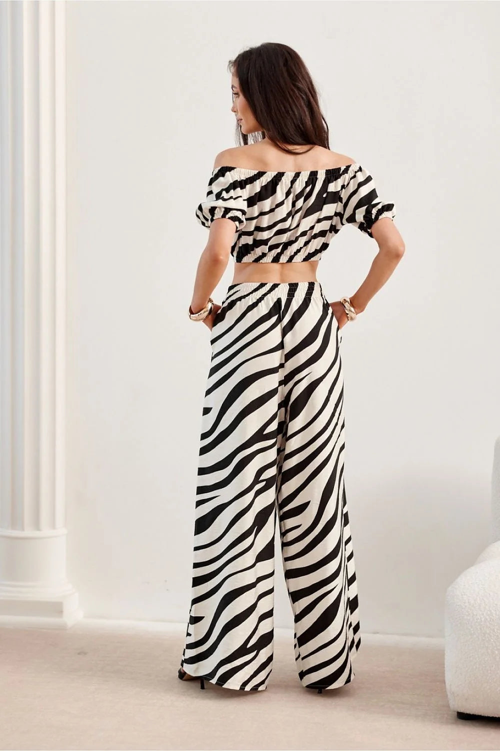 Ensemble coordonné pour femmes Chemisier Roco Fashion haut off-épaules manches bouffantes jupe longue rayures noires zébrées été mode féminine