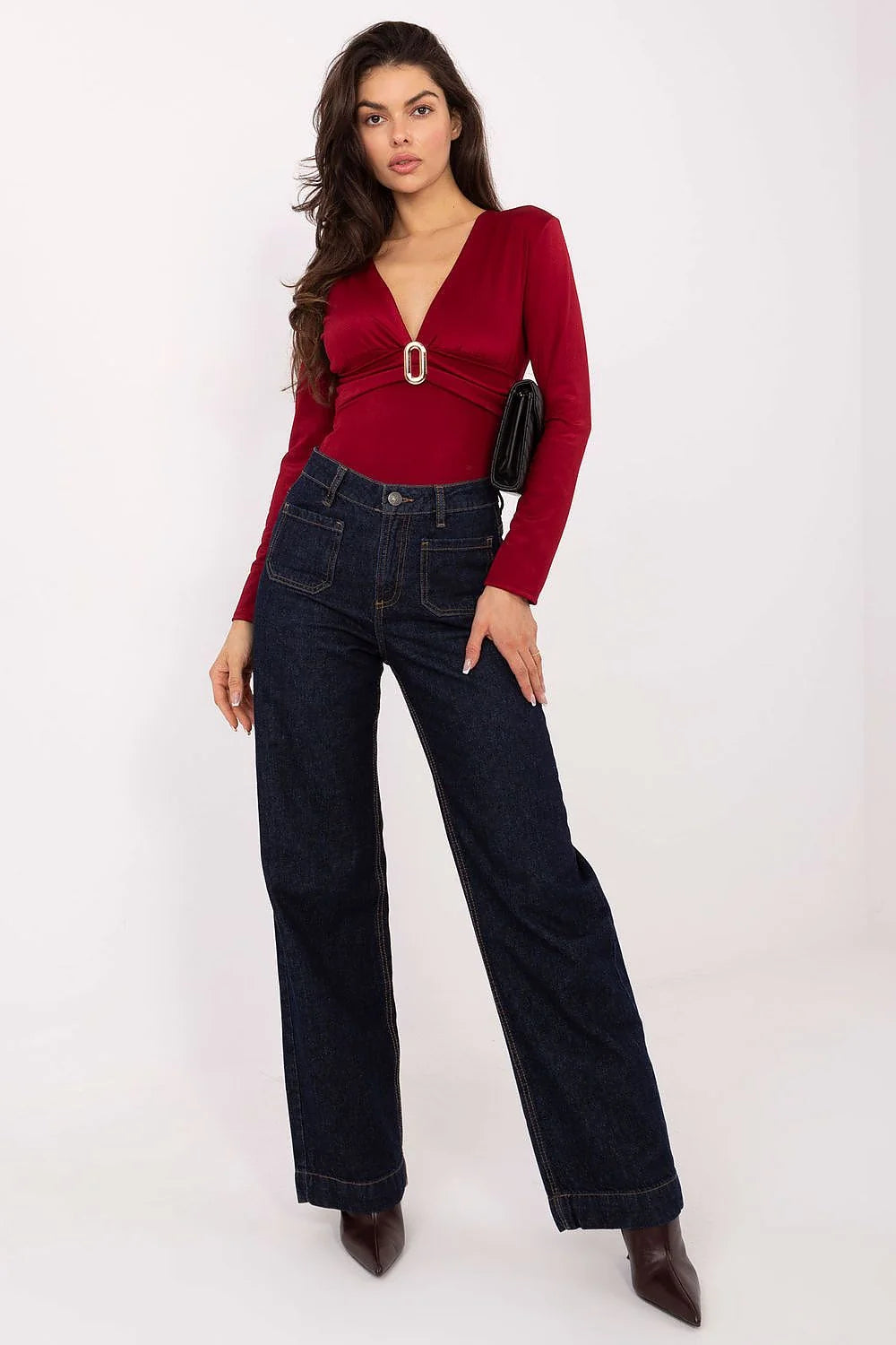 body femme manches longues décolleté plongeant bordeaux profond jersey stretch moulant taille marquée ceinture intégrée boucle ovale dorée