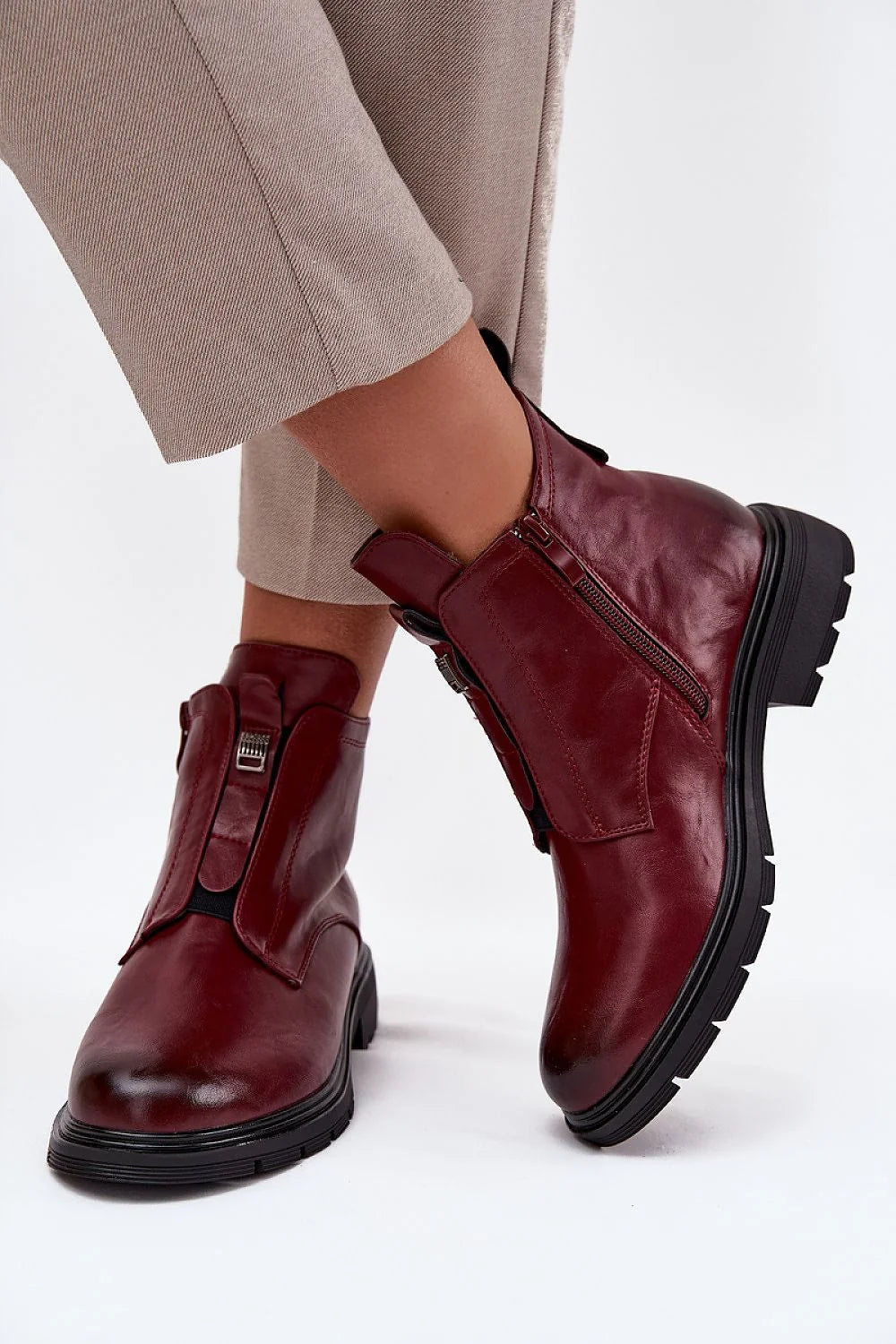 bottines femme simili cuir bordeaux cheville bout rond semelle crantée noire talon bas 4cm fermeture éclair doublure chaude boucle métal