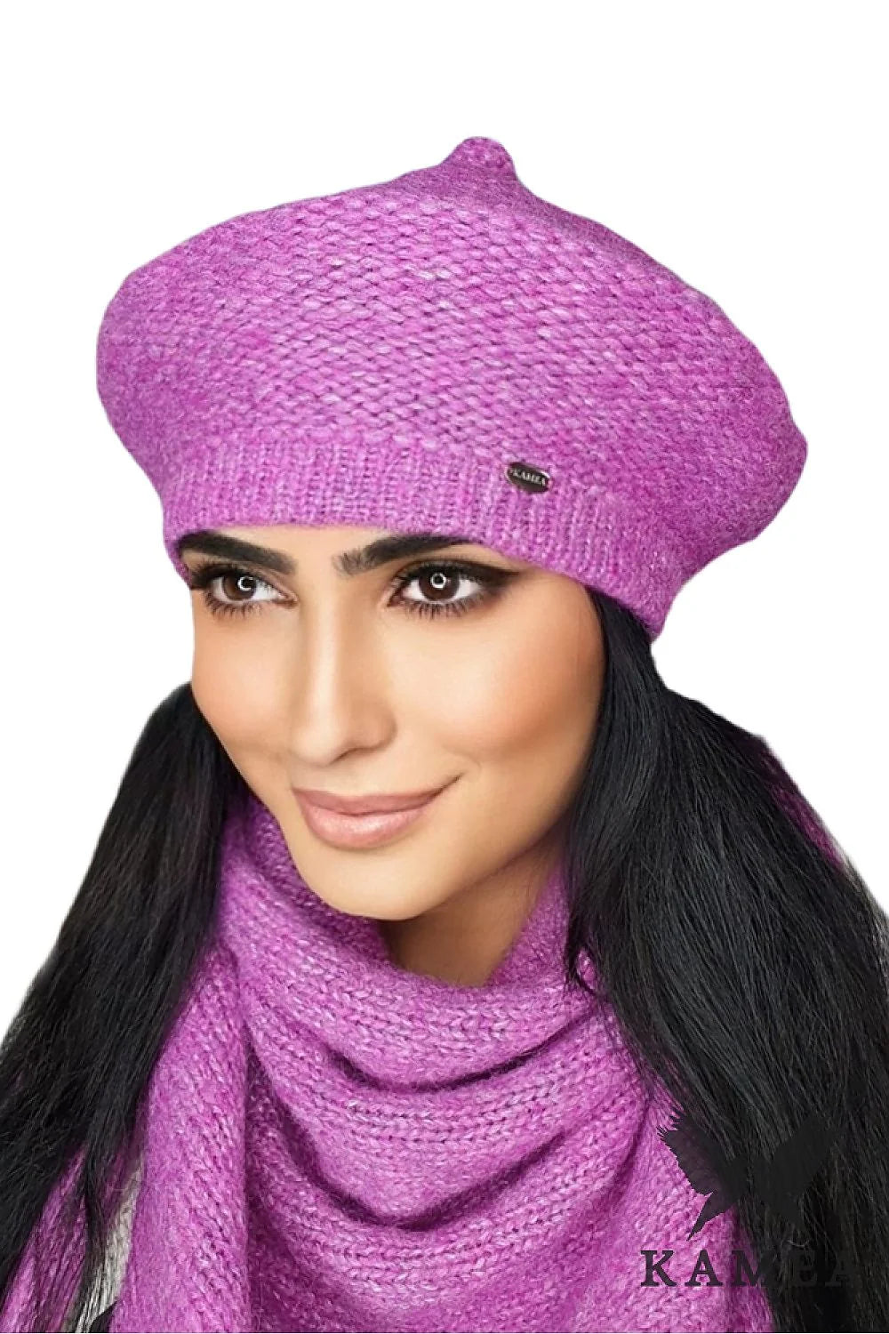 Béret et écharpe en laine tricotée pour femme, style classique, couleur rose vif, finitions élégantes, idéal pour l'hiver