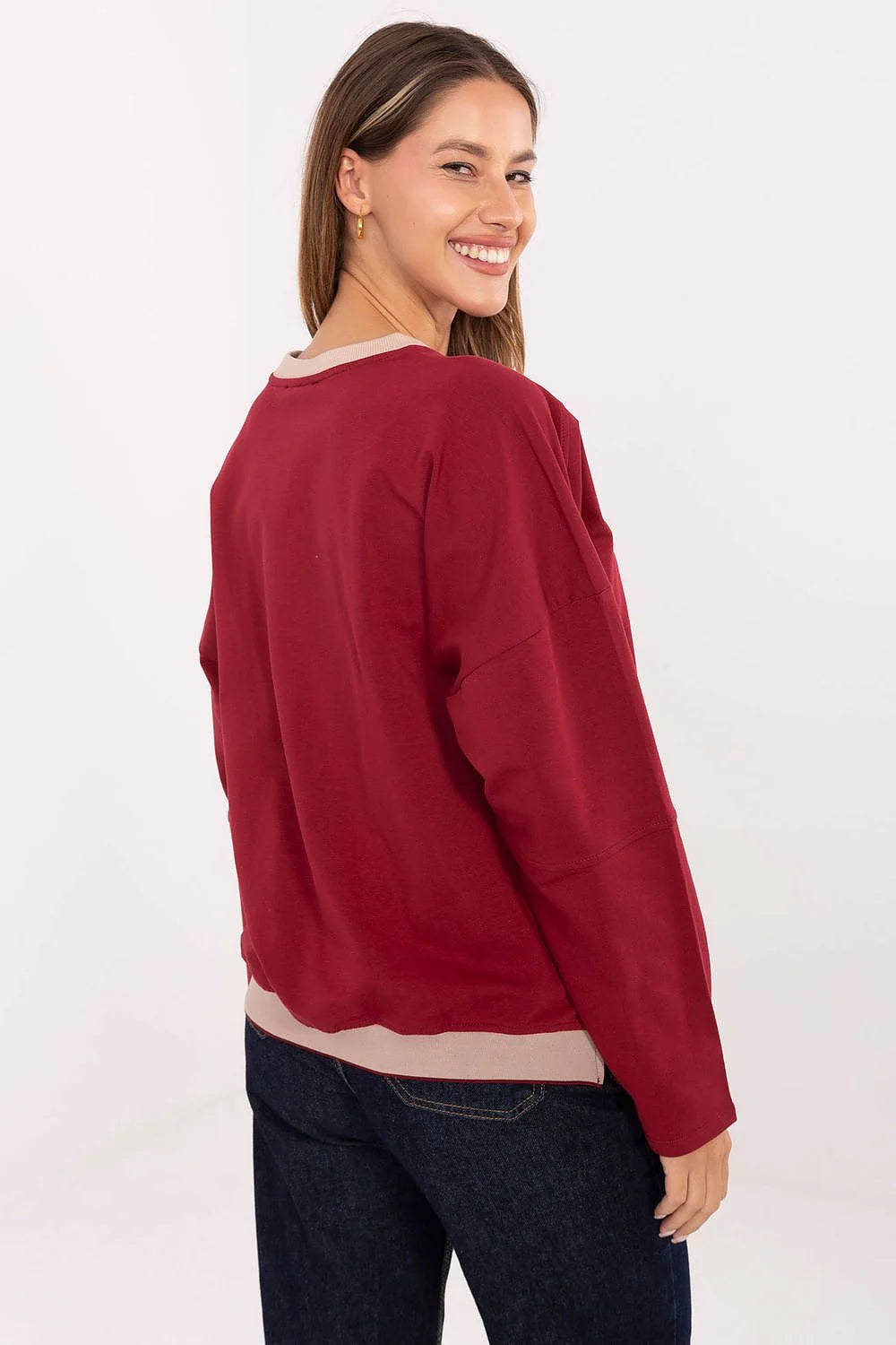 sweatshirt femme oversize manches longues encolure ronde bordeaux grenat coton elasthanne doux extensible broderie slogan crème ourlet contrastant beige hanches
