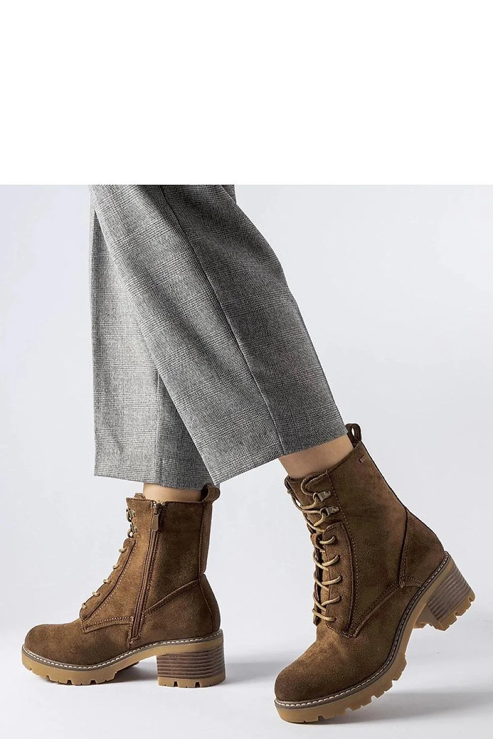 bottines femme suède marron lacets œillets métalliques fermeture éclair semelle caoutchouc crantée talon bloc moyen confort antidérapant couture apparente élégance