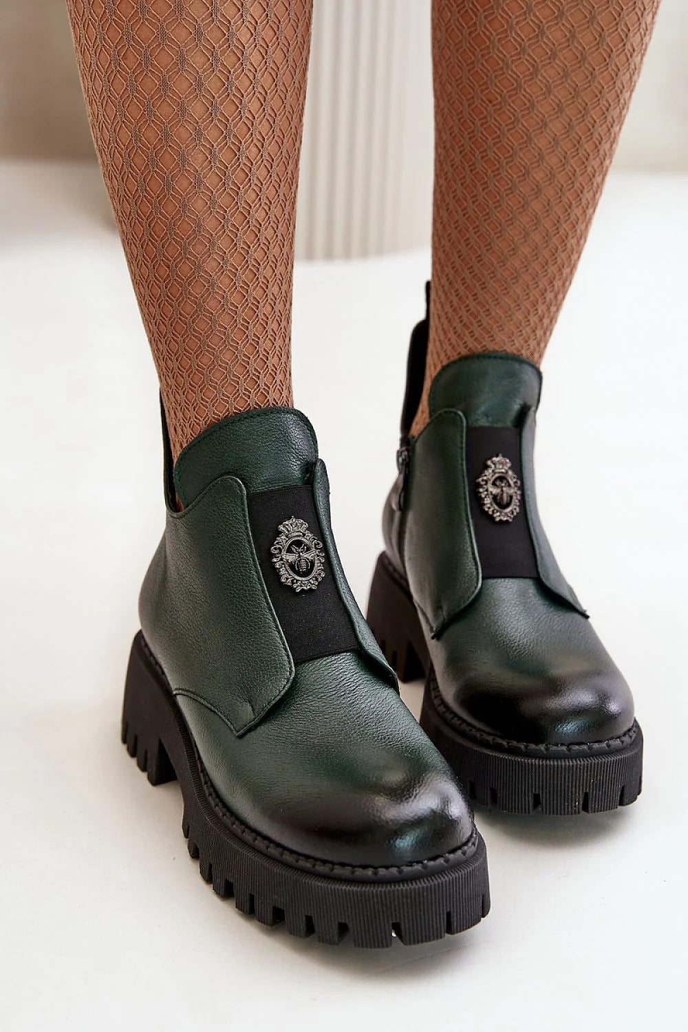 bottines femme cheville cuir véritable vert foncé grainé montantes maintien confort semelle épaisse crantée plateforme bout rond fermeture éclair latérale