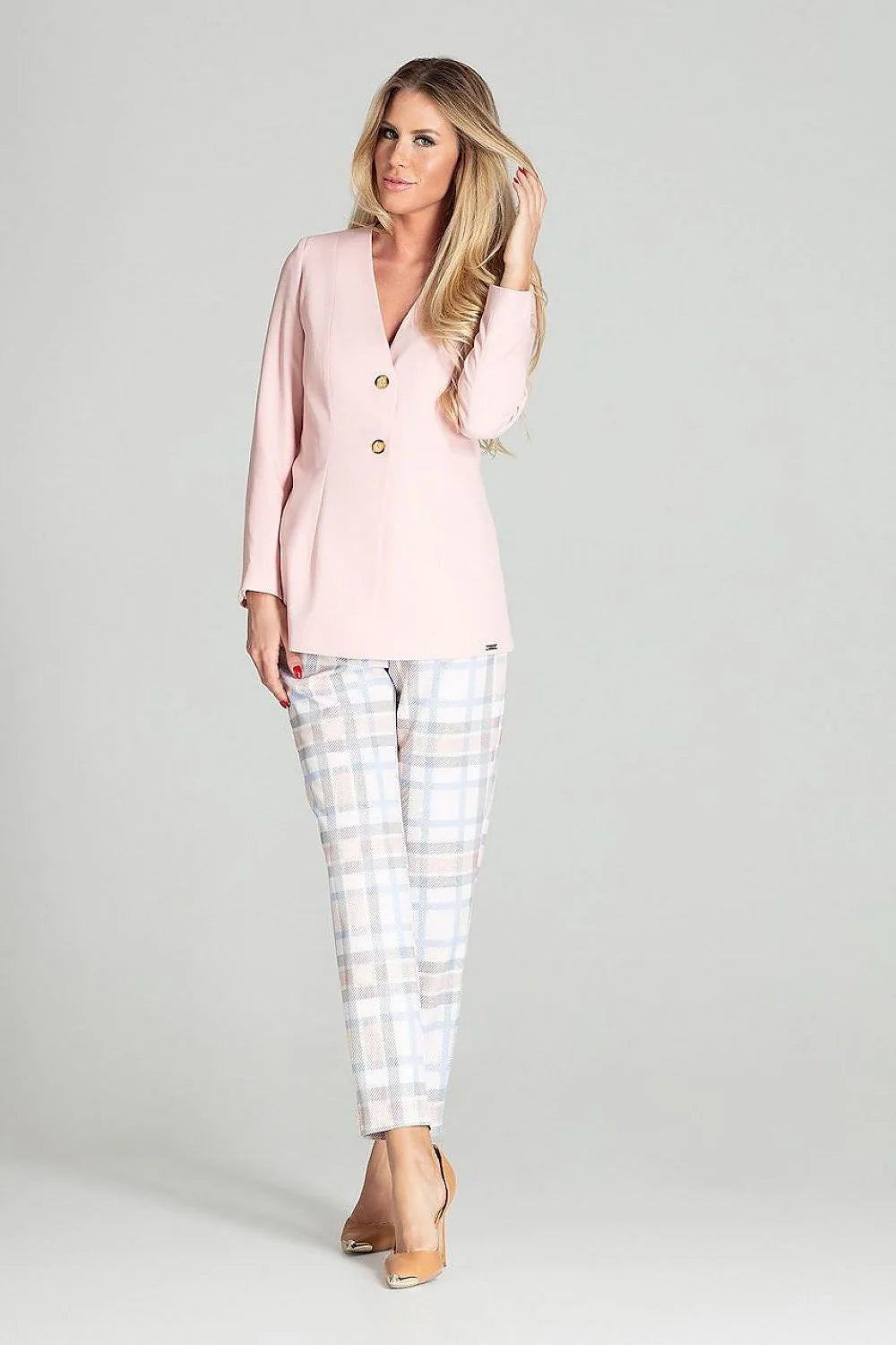 blazer femme bleu clair polyester ajustée cintrée élégant chic professionnel structuré revers boutons dorés manches longues fente épurée coordonné pantalon