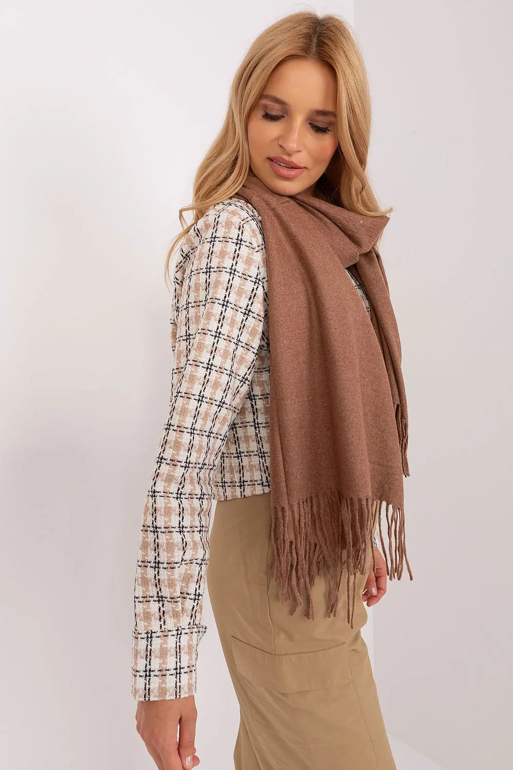 écharpe femme automne hiver chic longue grand format pompons laine mélangée douce maille brossée franges rectangulaire camel marron clair chaude