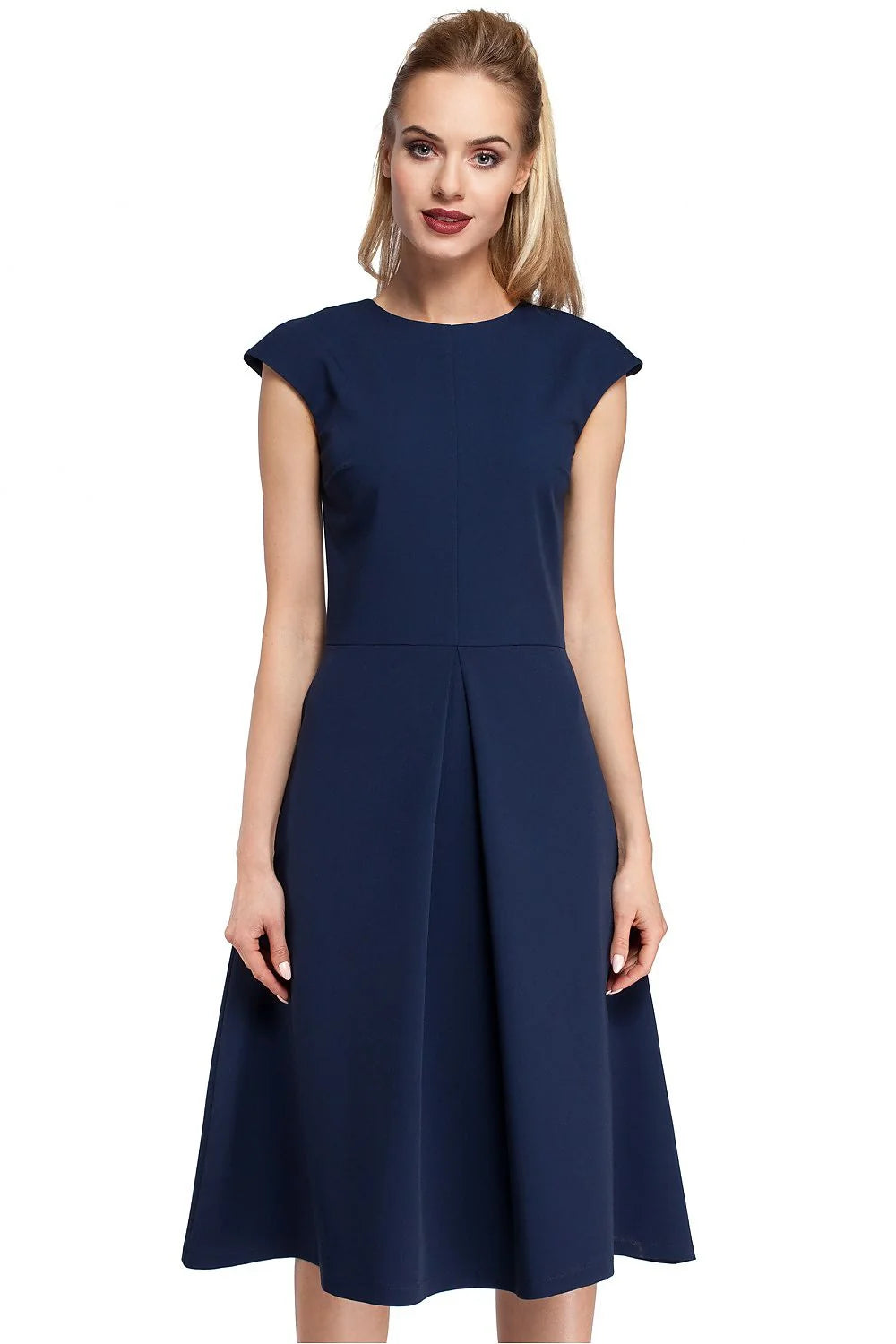 Robe élégante en polyester bleu foncé style classique chic pour femme moderne et sophistiquée