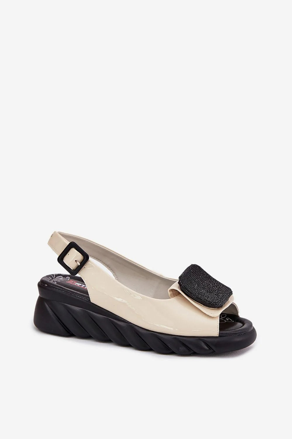 sandales femmes synthétique verni beige plateforme compensée semelle épaisse noire torsadée bride cheville réglable boucle décor carré texturé élégant confortable