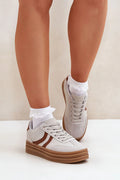 Chaussures de sport modernes pour femmes en suède beige et cuir marron, style épuré et confortable