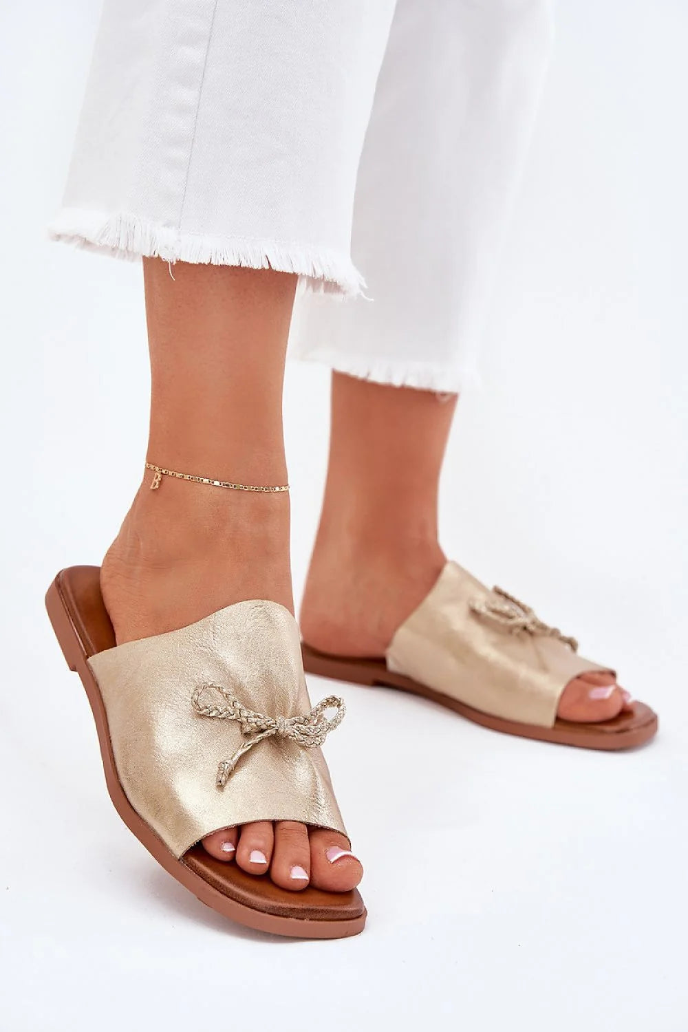 sandales femmes similicuir doré métallisé plates mules ouvertes bout découvert tige large nœud tressé slipon semelle brun rembourrée confortable