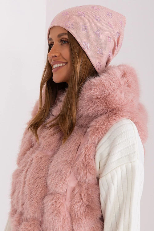 Bonnet d'hiver en cachemire avec décorations en strass, ensemble chic femme, veste sans manches fourrure synthétique, mode hiver élégance confort style urbain finitions soignées fêtes occasions spéciales