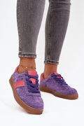 baskets femme basses daim violet suédé empiècements rose lacets bout rond semelle gomme marron col rembourré logo brodé discret