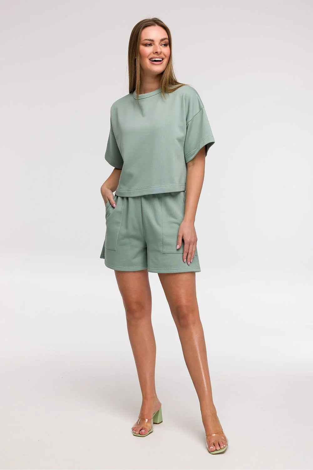 Sweatshirt femme crop top sage vert coton bio coupe boxy manches courtes sans doublure Be Wear