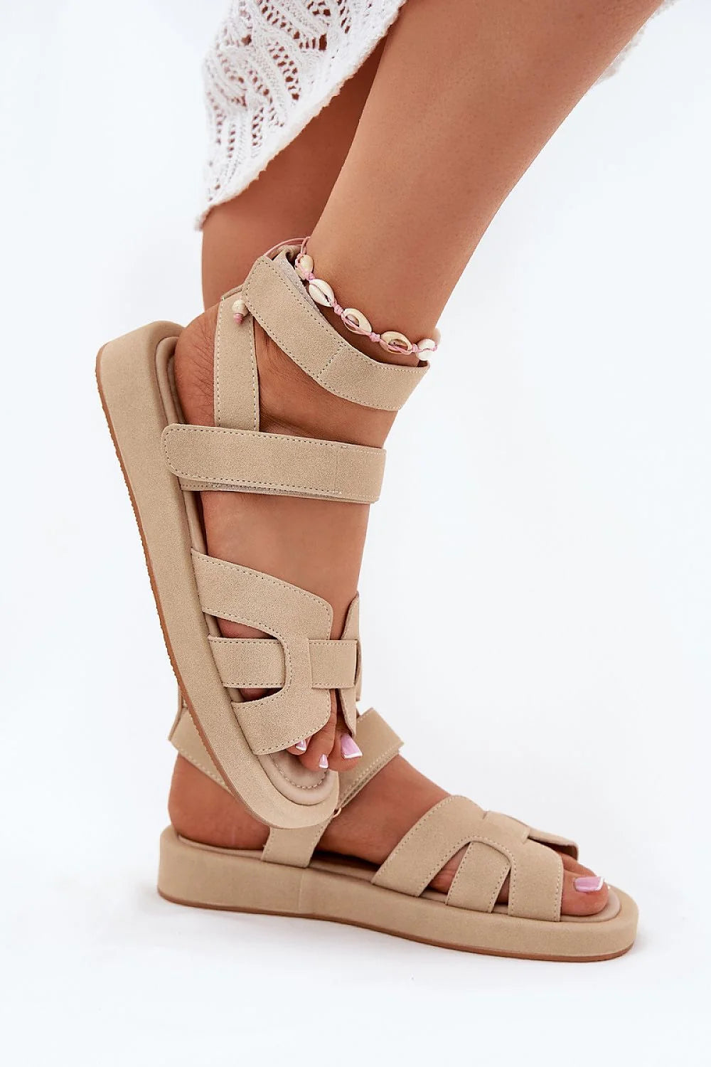 Sandales femmes design moderne minimaliste cuir suédé beige plateforme 2.5 cm confort été sandales ouvertes lanières croisées scratch ajustables