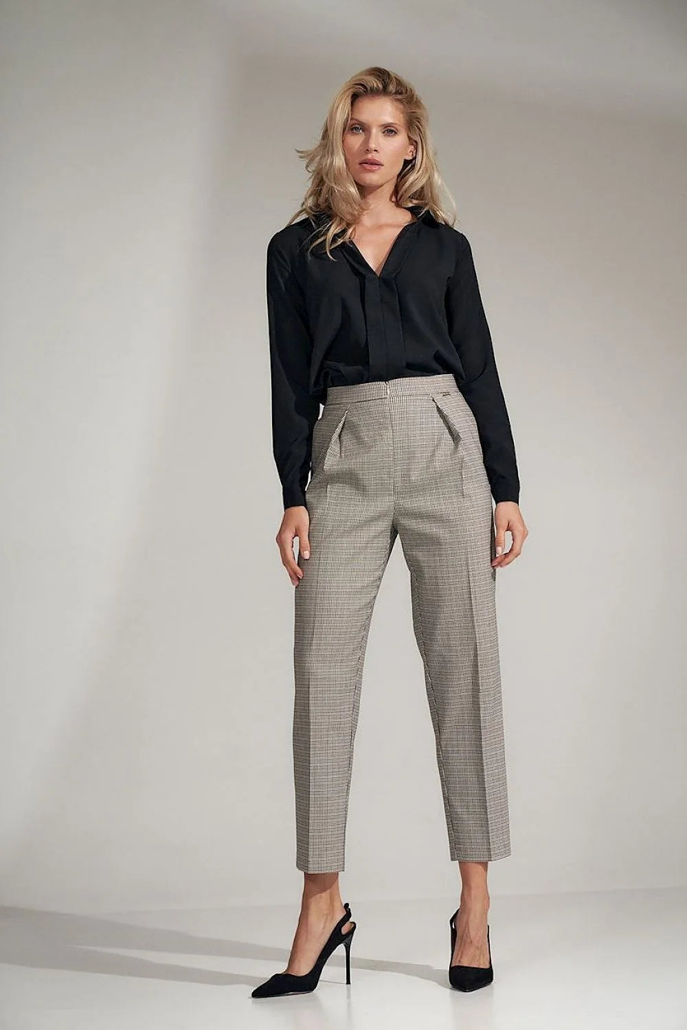 Pantalon femme taille haute noir en polyester élégant et confortable pour occasions professionnelles et soirées