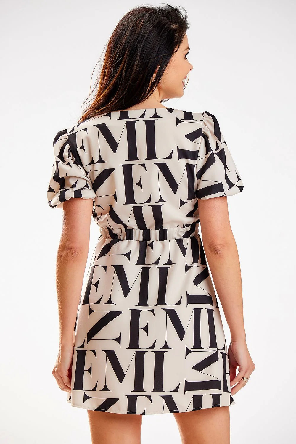 Robe de jour awama moderne graphique lettres noires beige élastique taille ajustable manches courtes femme
