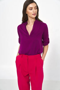 viscose fluide soyeuse prune col mao fendu manches trois quart retroussables coupe droite élégante bureau plissés décolleté original ajustée