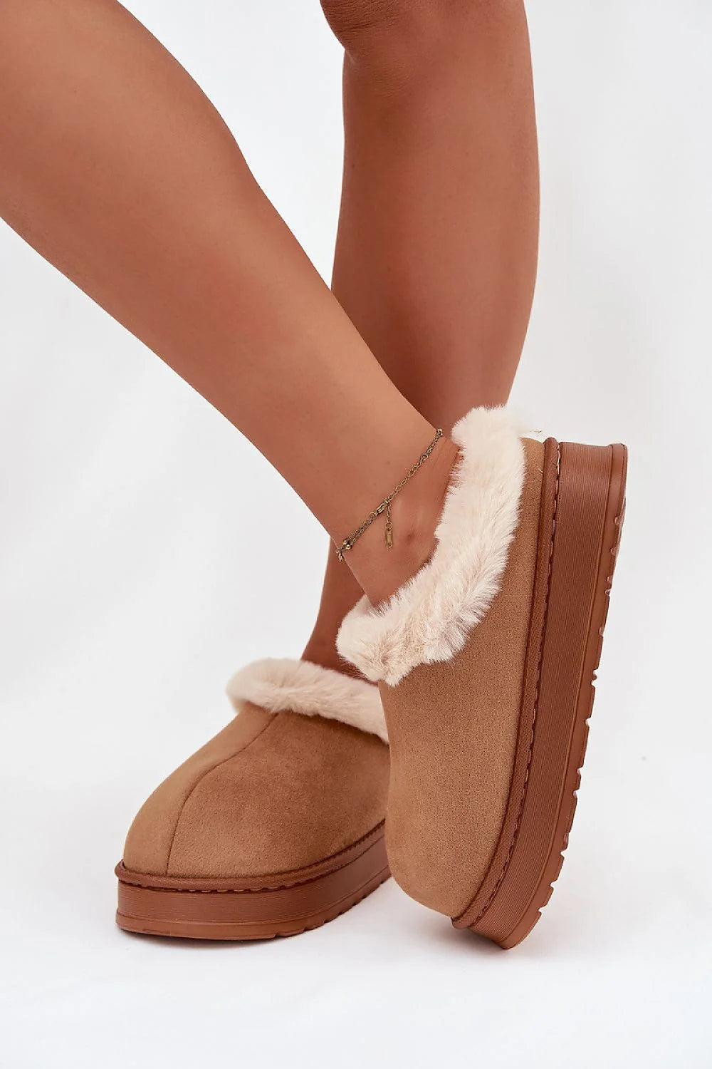 pantoufles femme suédine camel fourrure crème doublure chaude semelle plateforme 3cm crantée antidérapante intérieure rembourrée légère confortable cosy cadeau quotidien